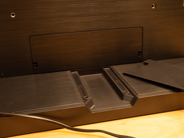 Rudiment&auml;res Kabelmanagement (Bild: Oliver Nickel/Golem.de)